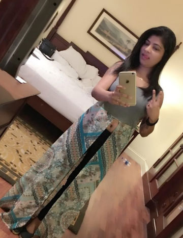 Sexy Indian Housewife in Bangalore